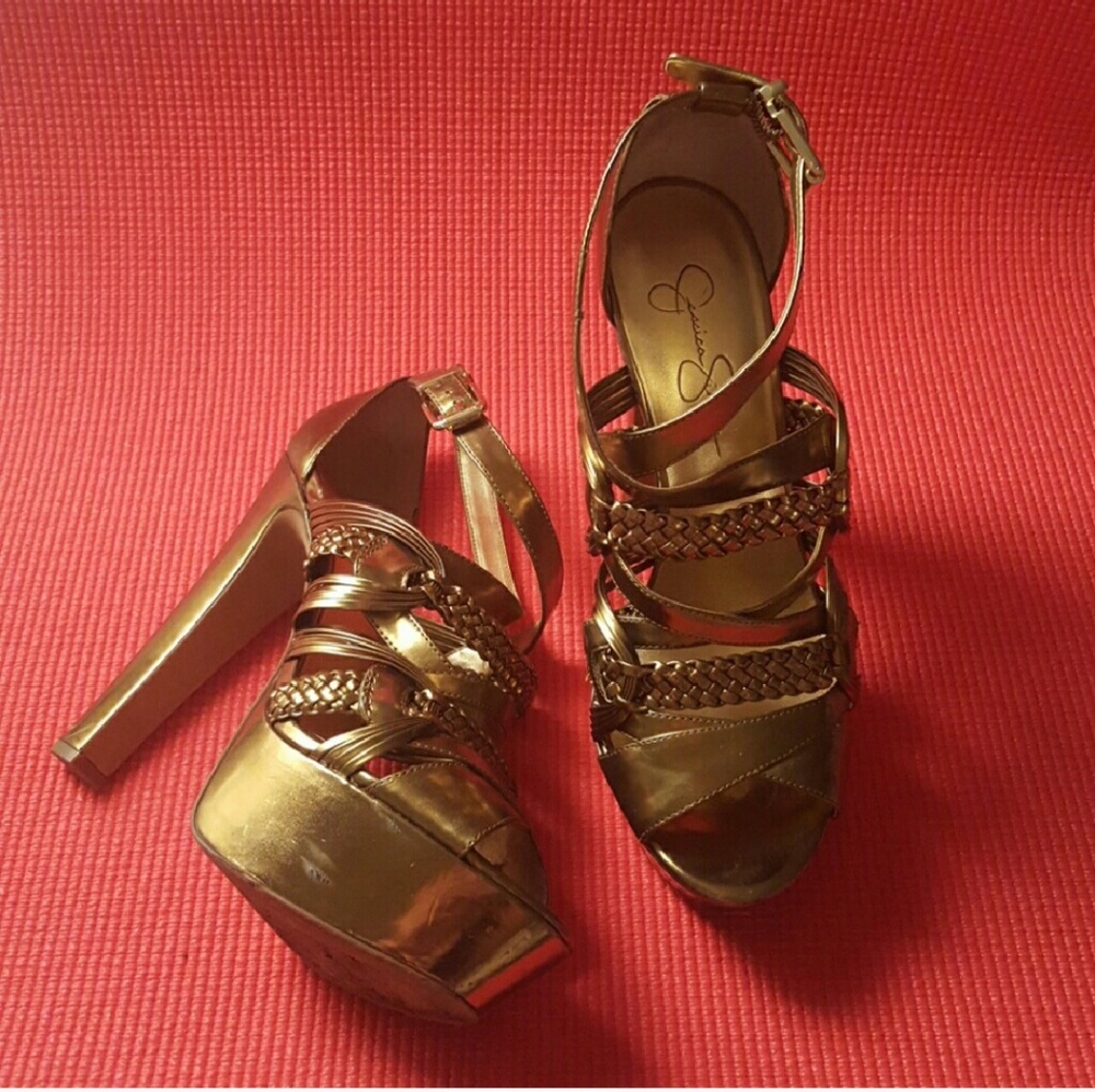 Jessica Simpson bronze